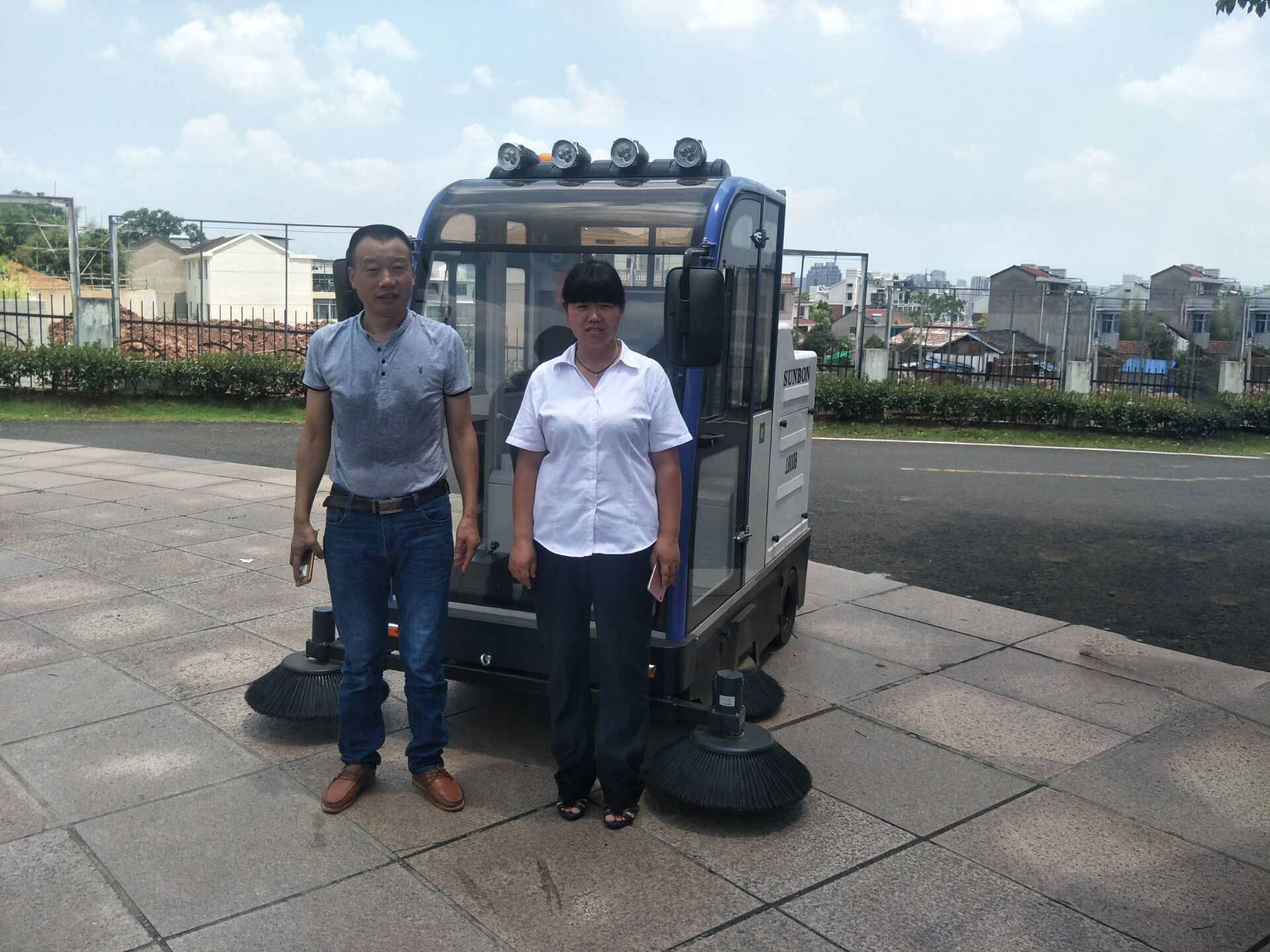 物業(yè)掃地車如何選？